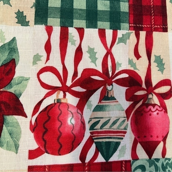 Christmas/Holiday Rectangular Tablecloth Country Patchwork Holly Poinsettia Tree - Picture 10 of 13
